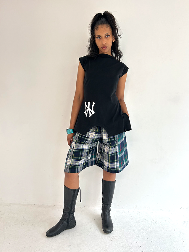 Black NY 180 Top - Size M
