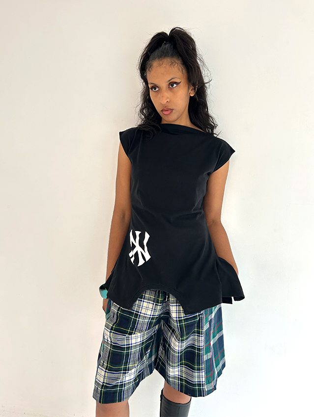 Black NY 180 Top - Size M