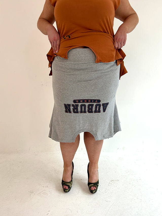Grey Auburn T-skirt - Size XL