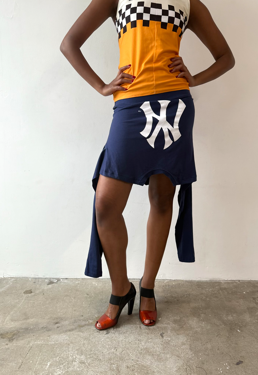 Navy NY L/Sleeve T-skirt - Size M