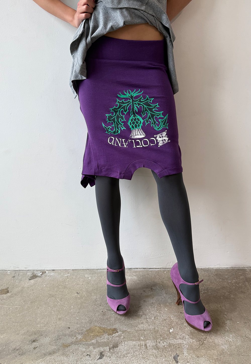 Purple Thistle T-skirt - Size S