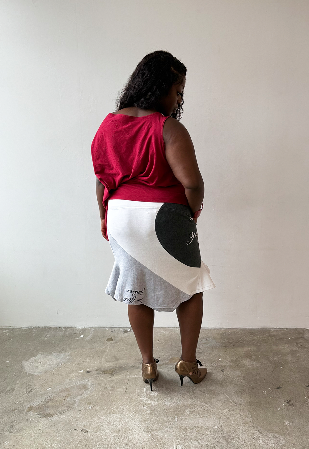 Grey Embroidered NY T-skirt - Size XL