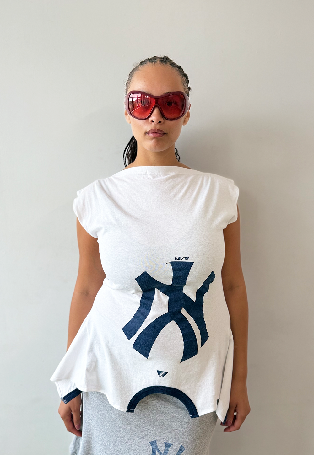 White/navy NY 180 Top - Size L
