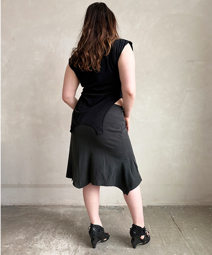 Black T-skirt - Size L