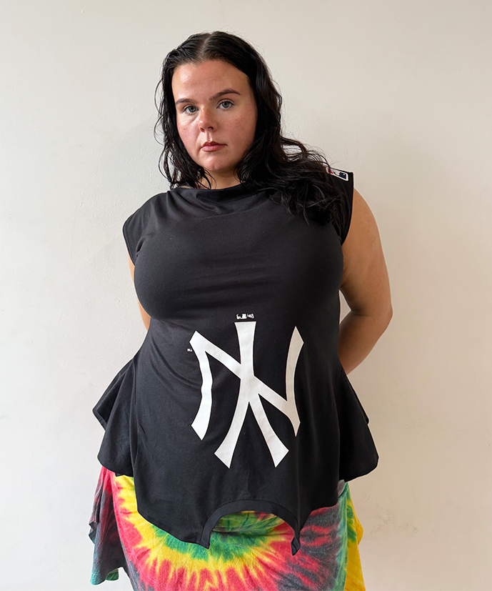 Black/white NY 180 Top - Size XL