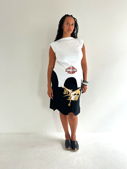 Black/Gold Nike T-skirt - Size L