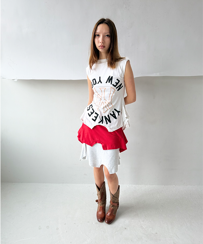 White Yankees Lettering 180 Top - Size S